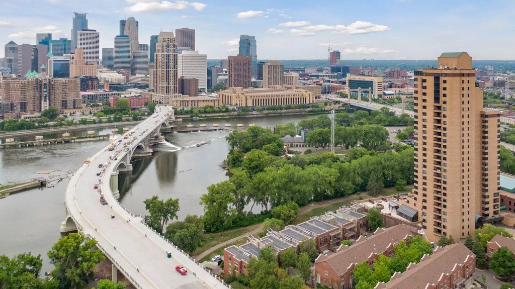 110 Bank Street Se L2001, Minneapolis