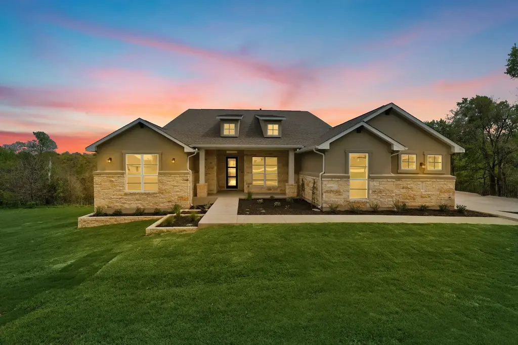 127 Red Tail Hawk Lane, Cedar Creek
