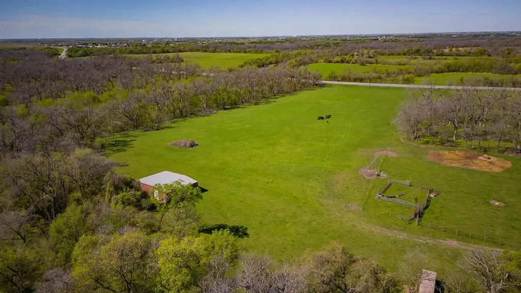 15500 Fm 1660 South, Taylor