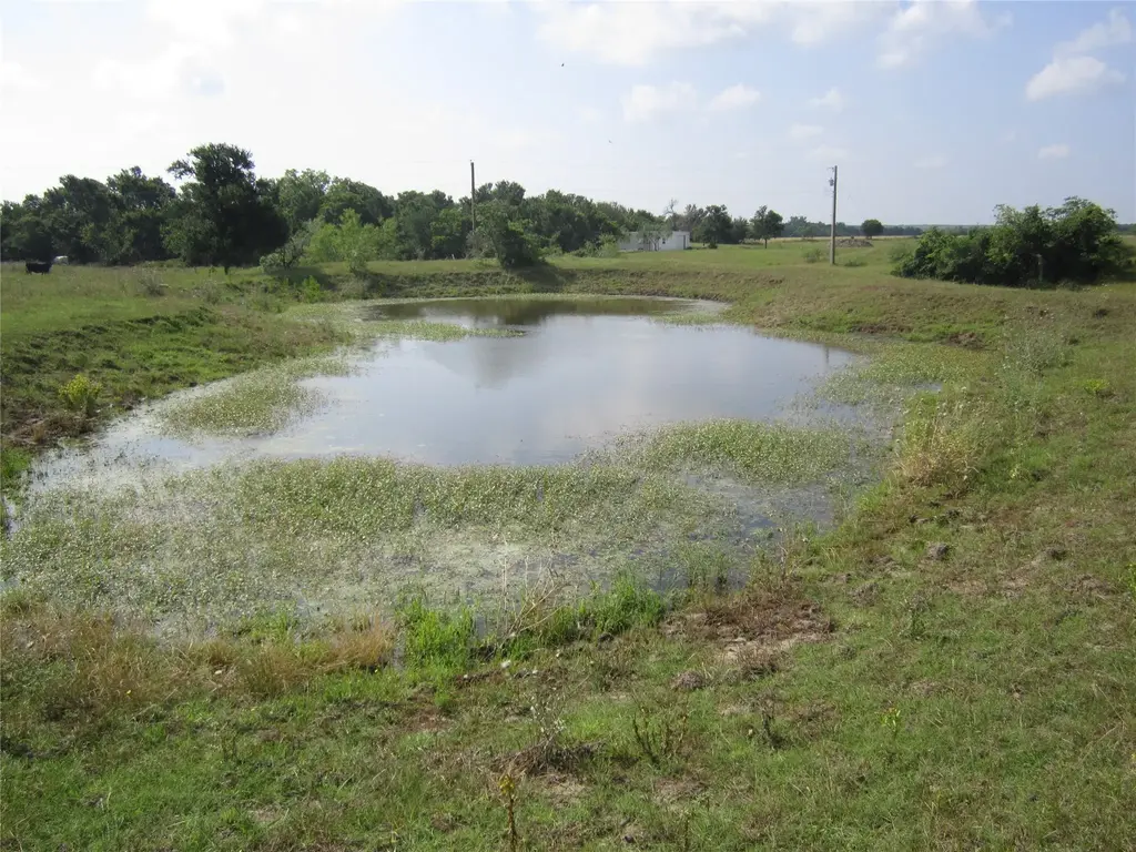 1602 County Road 470, Coupland