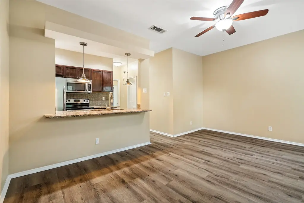 612 Park Place 204, Austin