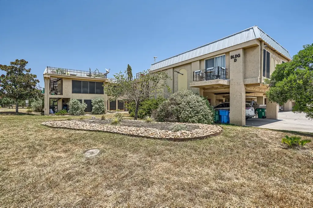 5918 Lago Vista Way D-27, Lago Vista