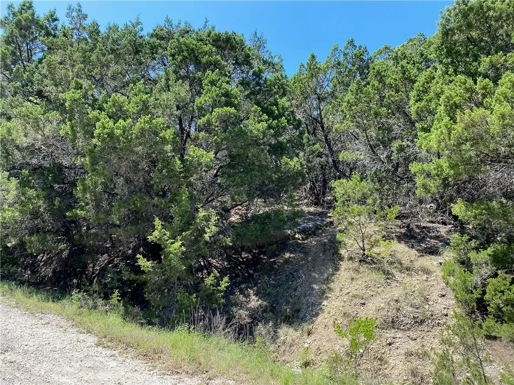 6904 Live Oak Circle, Lago Vista