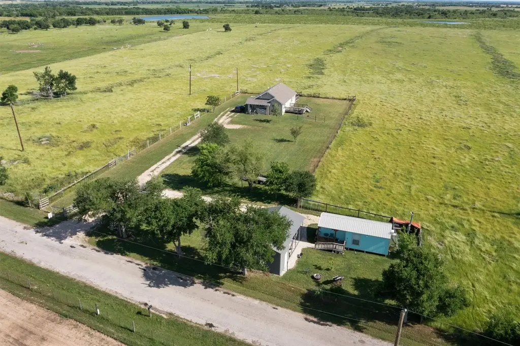 459 County Road 450, Thorndale