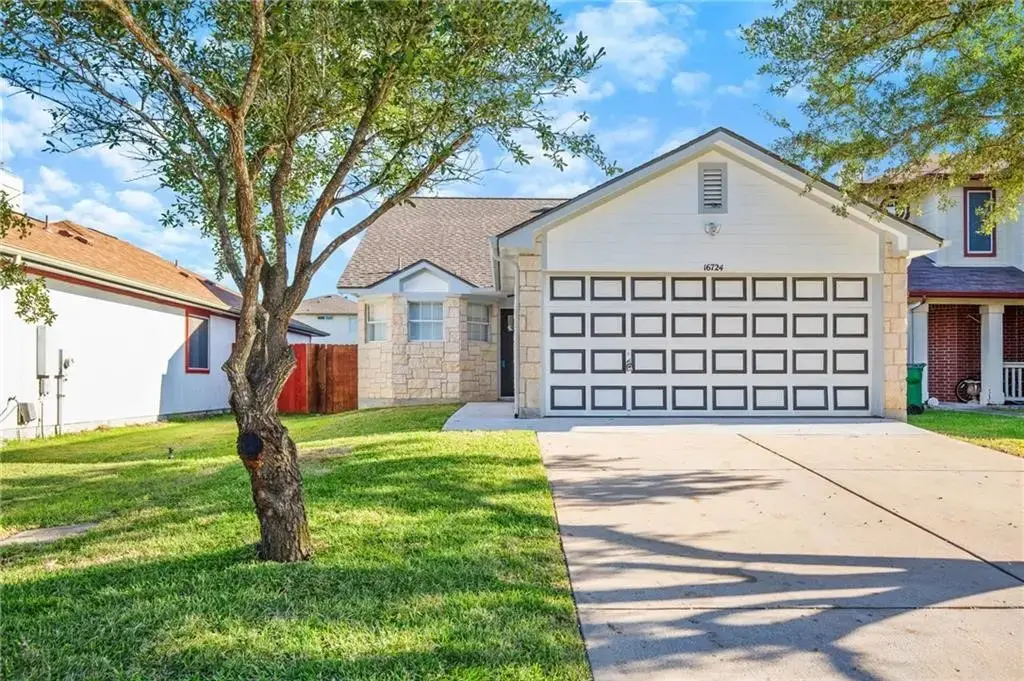 16724 Trevin Cove, Manor