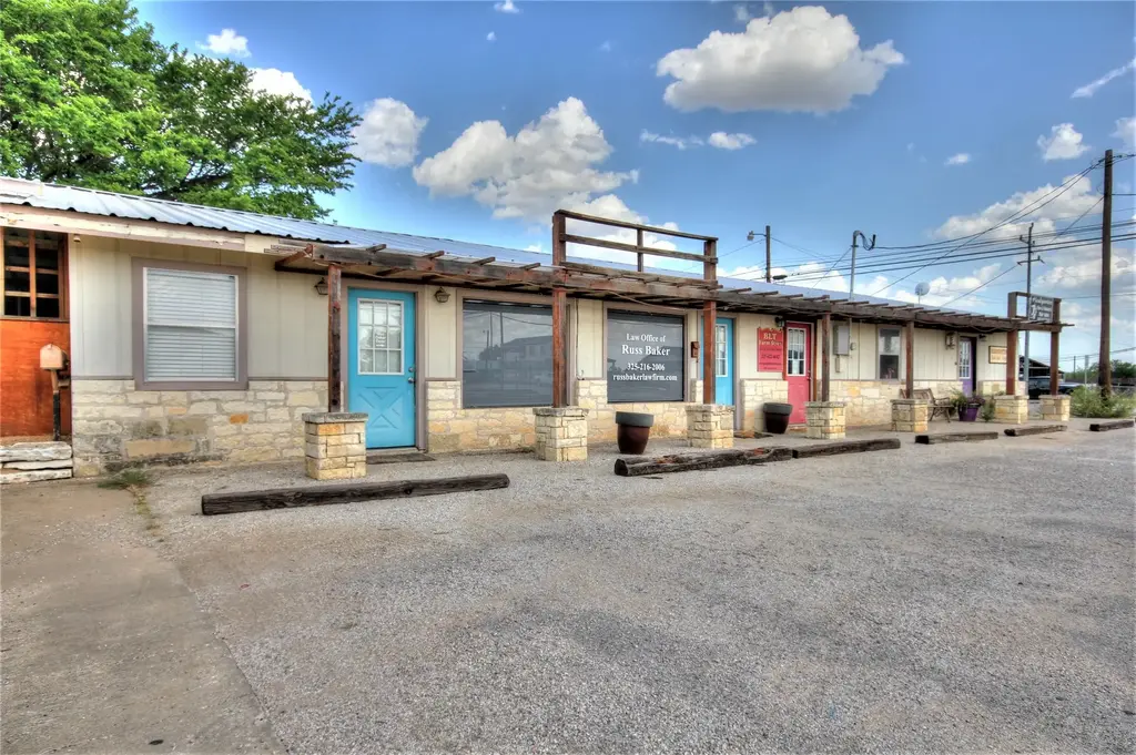 609 W Young Street, Llano