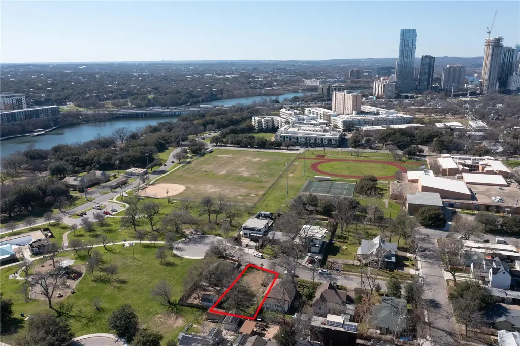 33 Chalmers Avenue, Austin