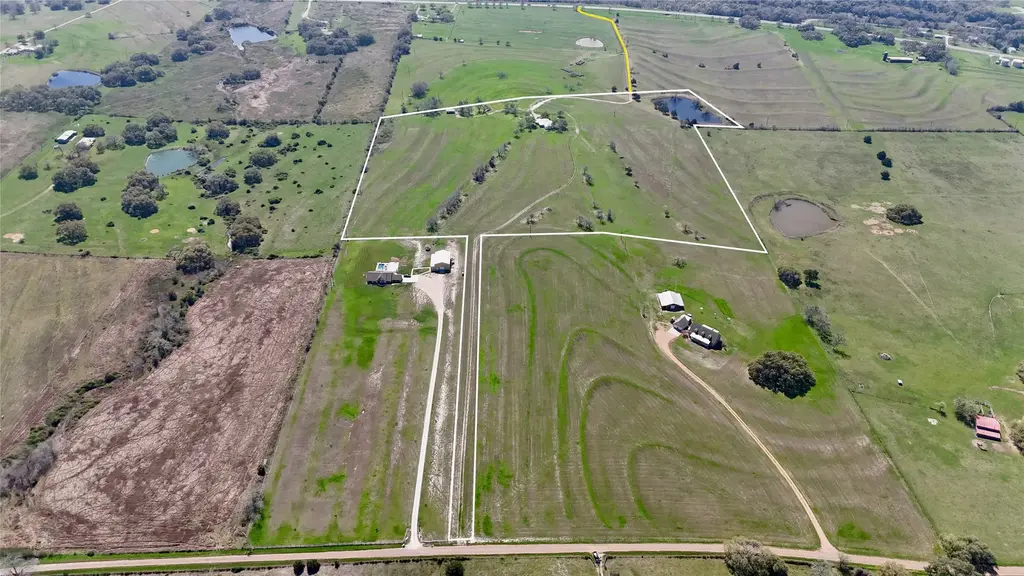 2301 E Us Highway 90, Flatonia