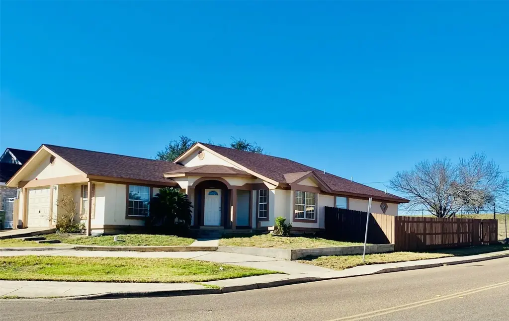 1602 Avenida Mexico Avenue, Laredo