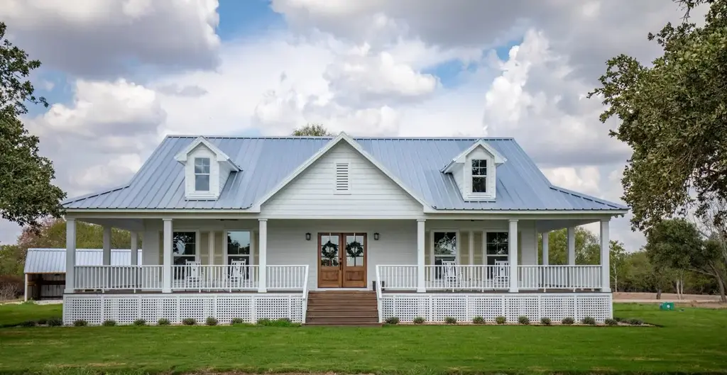 1255 Cr 260, Hallettsville