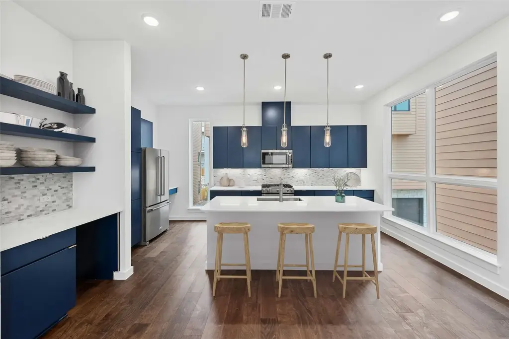 6823 Wolfcreek Pass 6, Austin