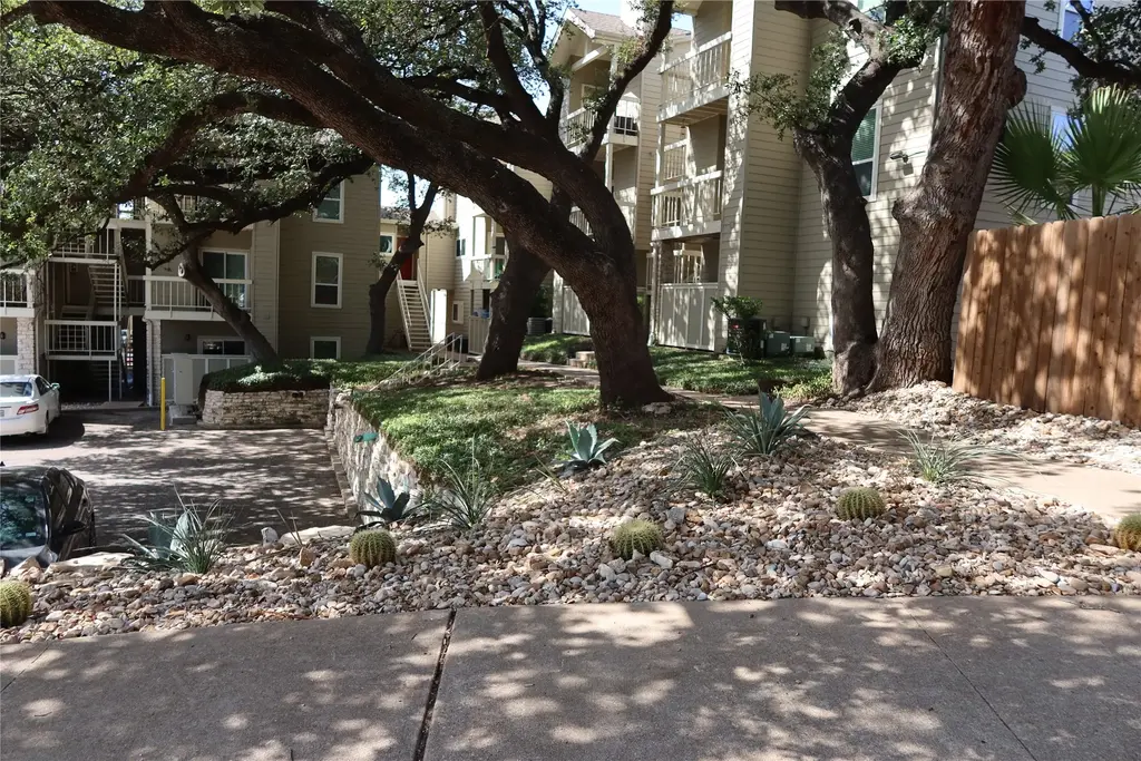 114 E 31st Street 106, Austin