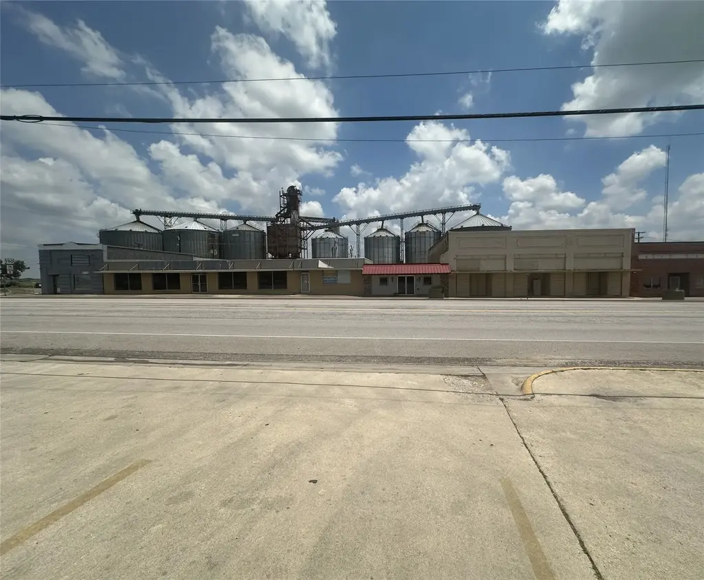8 W Mesquite Avenue, Rogers