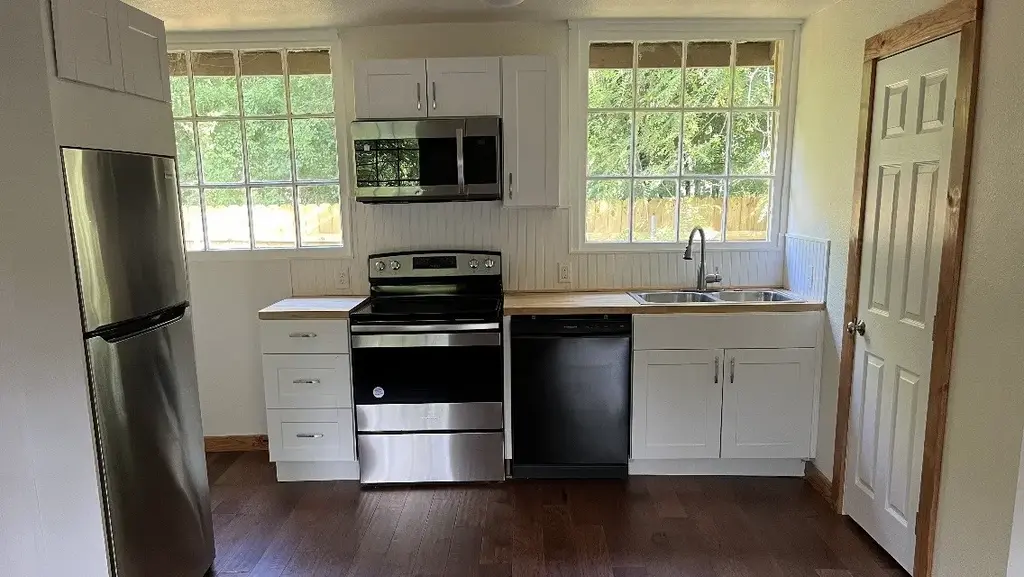 106 S Avenue A E, Elgin