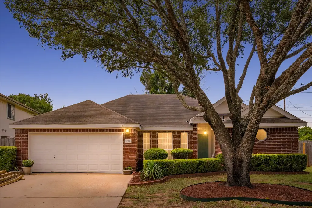 1815 Rusty Nail Loop, Round Rock