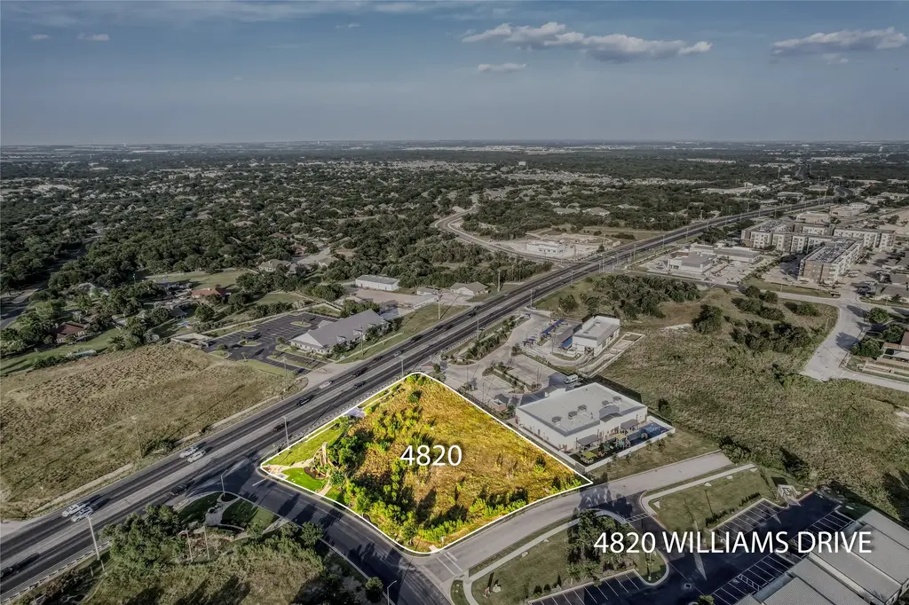4820 Williams Drive, Georgetown