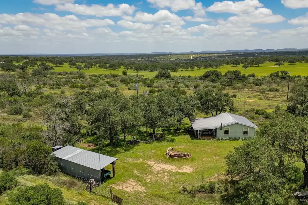 691 Grape Creek Road, Johnson City