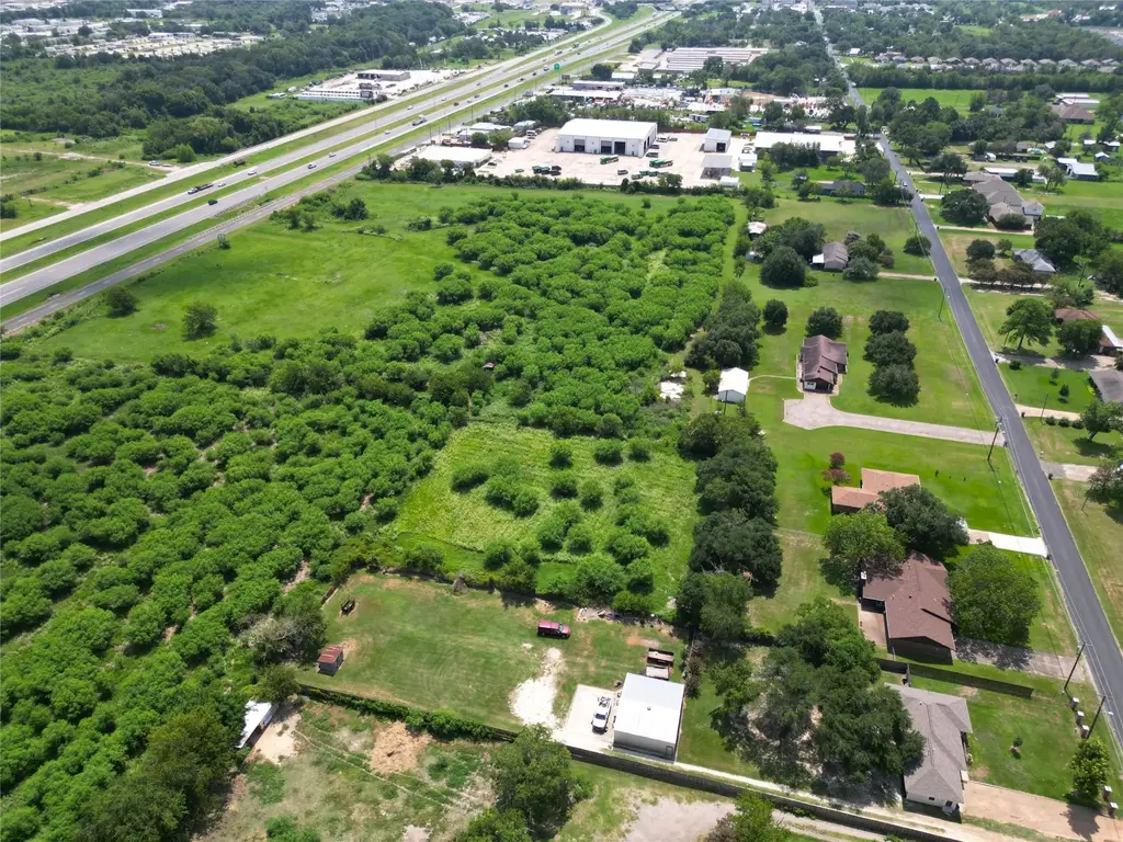N Highway 6 Highway, Bryan