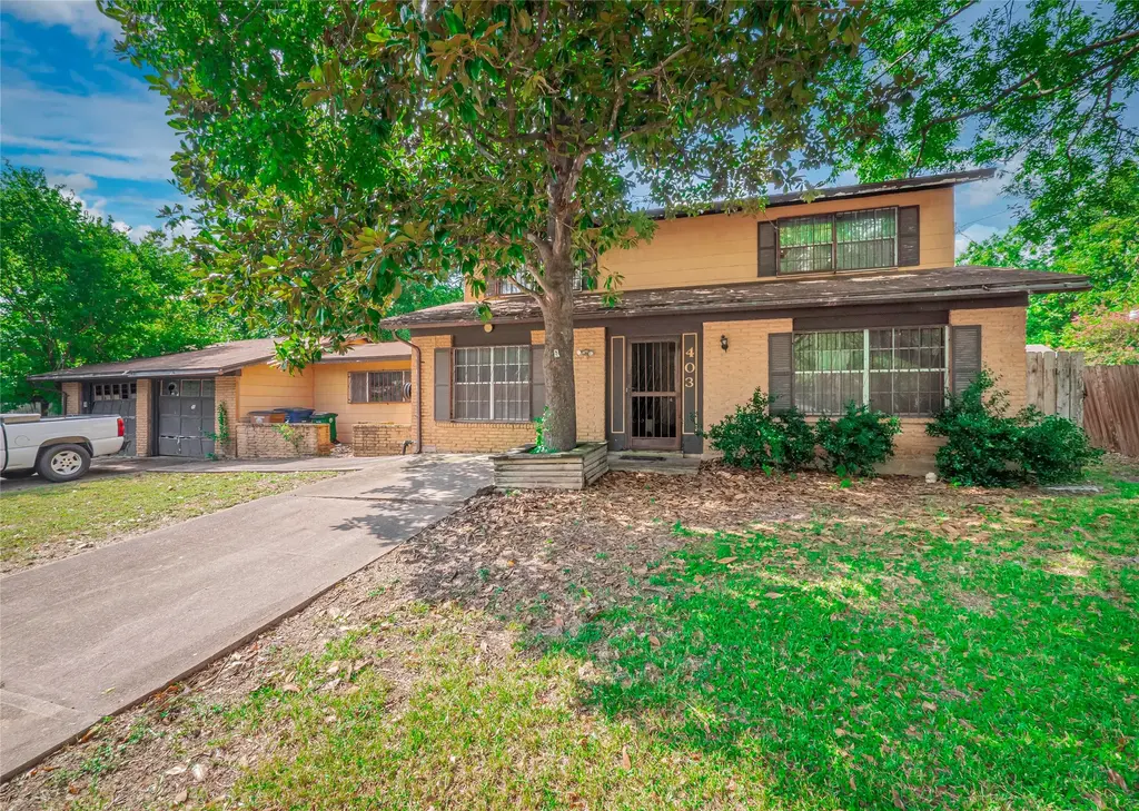 403 And 401 Ramble Lane, Austin