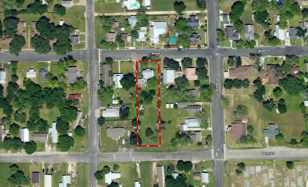 612 Black Street, Schulenburg