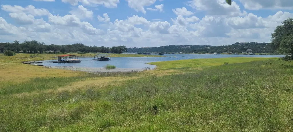 1303 Robin Trail, Lago Vista