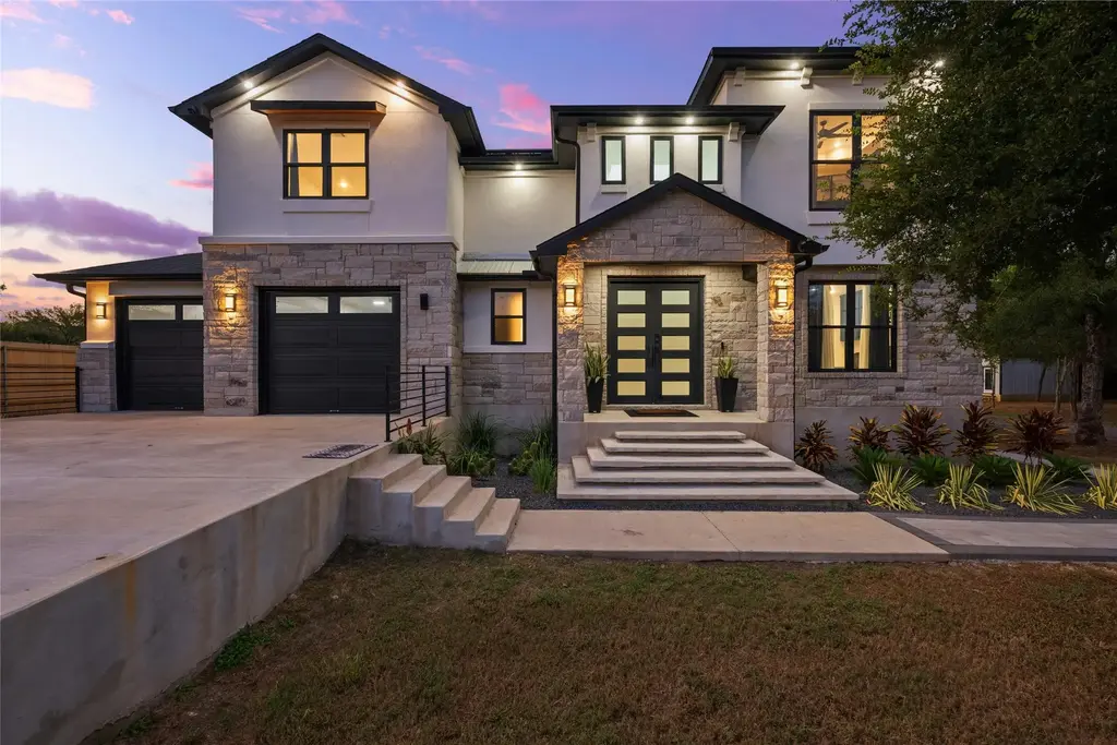 104 Creekwood Trail, Cedar Creek