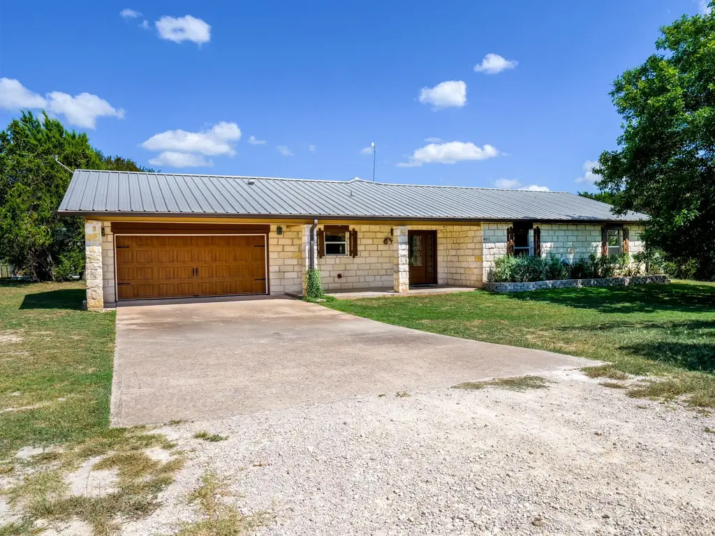 401 County Road 334, Burnet