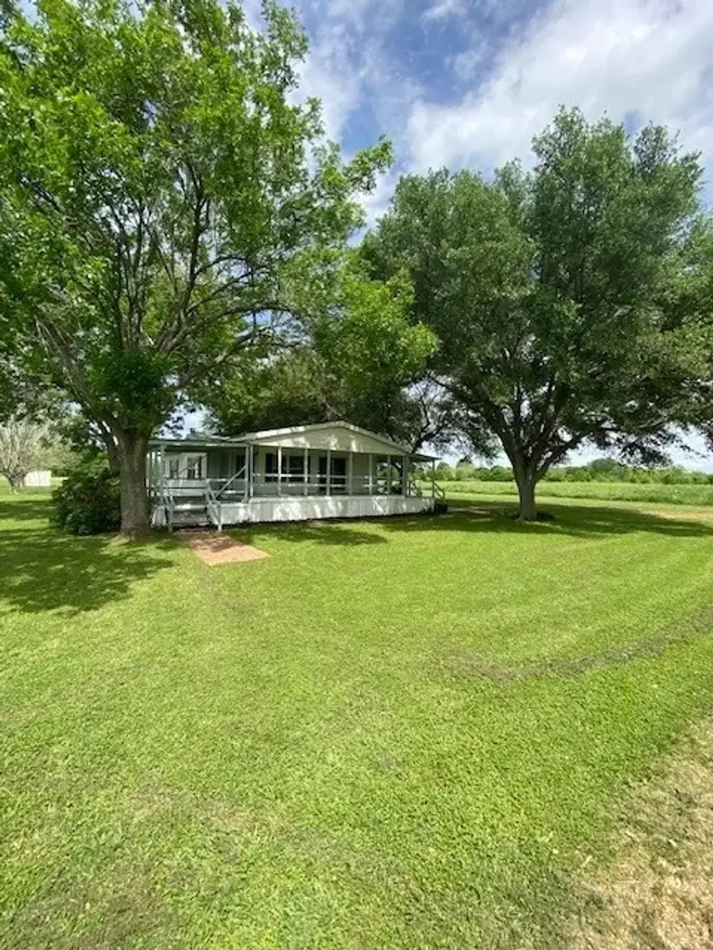 9202 N Fm 331, Bellville
