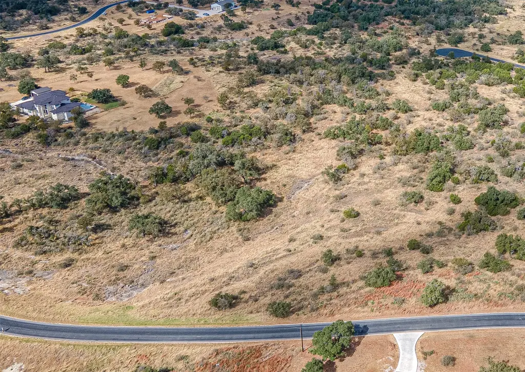 470 Comanche Ridge, Round Mountain