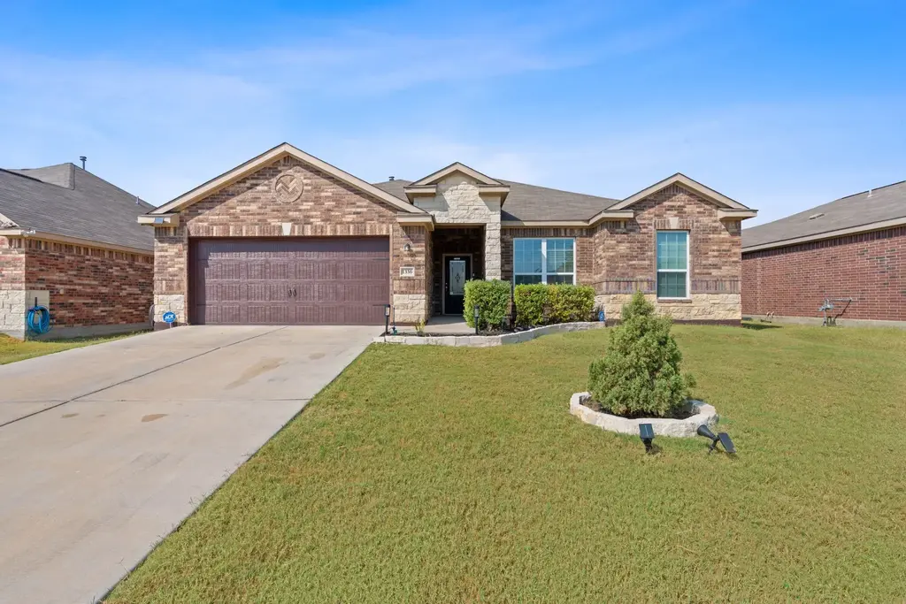 1336 Twin Estates Drive, Kyle