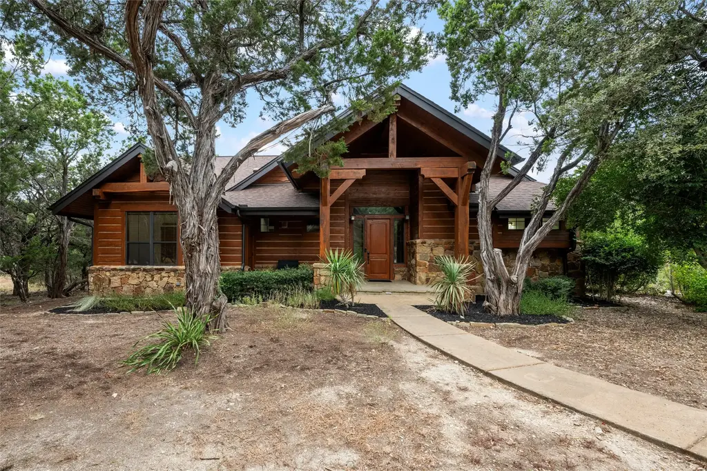 18616 Riverchase Drive, Jonestown