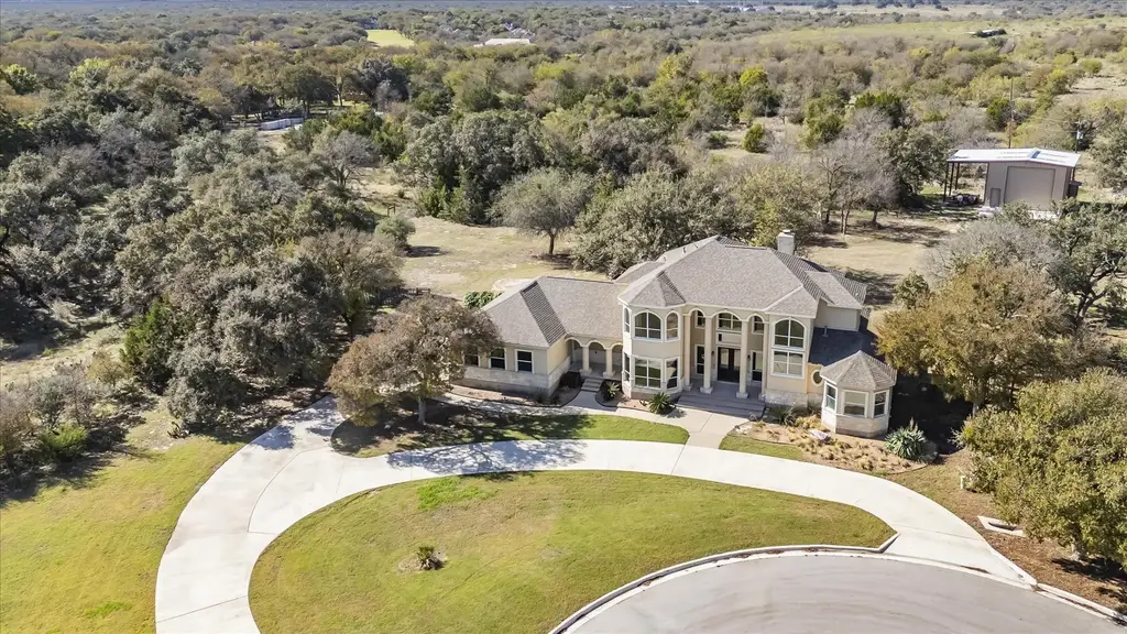 200 Tovas Secret Cove, Georgetown