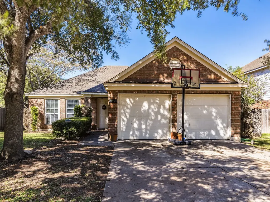 172 Winter Street, Kyle