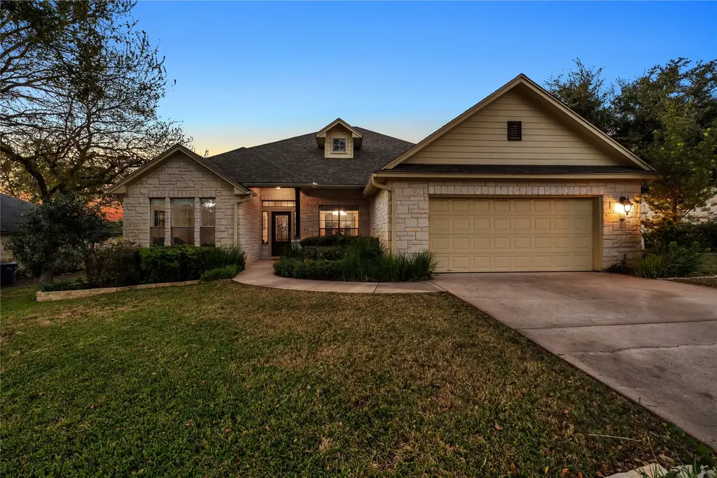 106 Alexander Avenue, Burnet