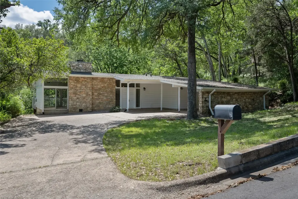 7 Hull Circle Drive, Austin