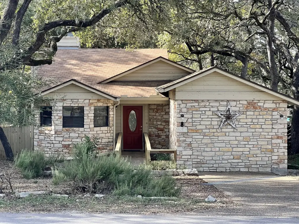 8 Stonehouse Circle, Wimberley