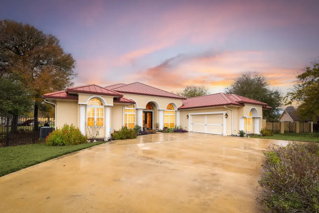 1202 Sierra Vista Cove, Lockhart