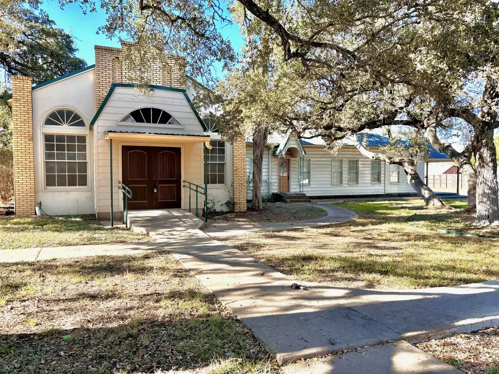 410 N West, Bertram