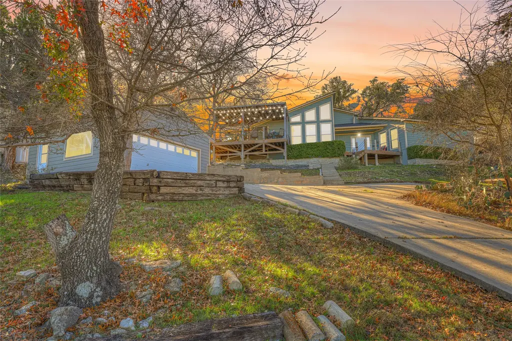 1518 Lakeside Drive W, Canyon Lake