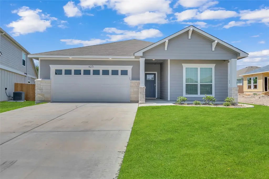 425 Oxford Lane, Troy
