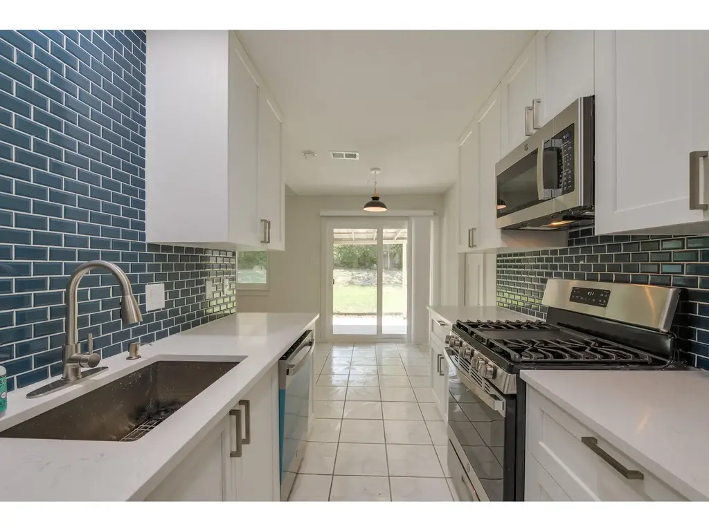 6112 Glen Meadow Drive, Austin