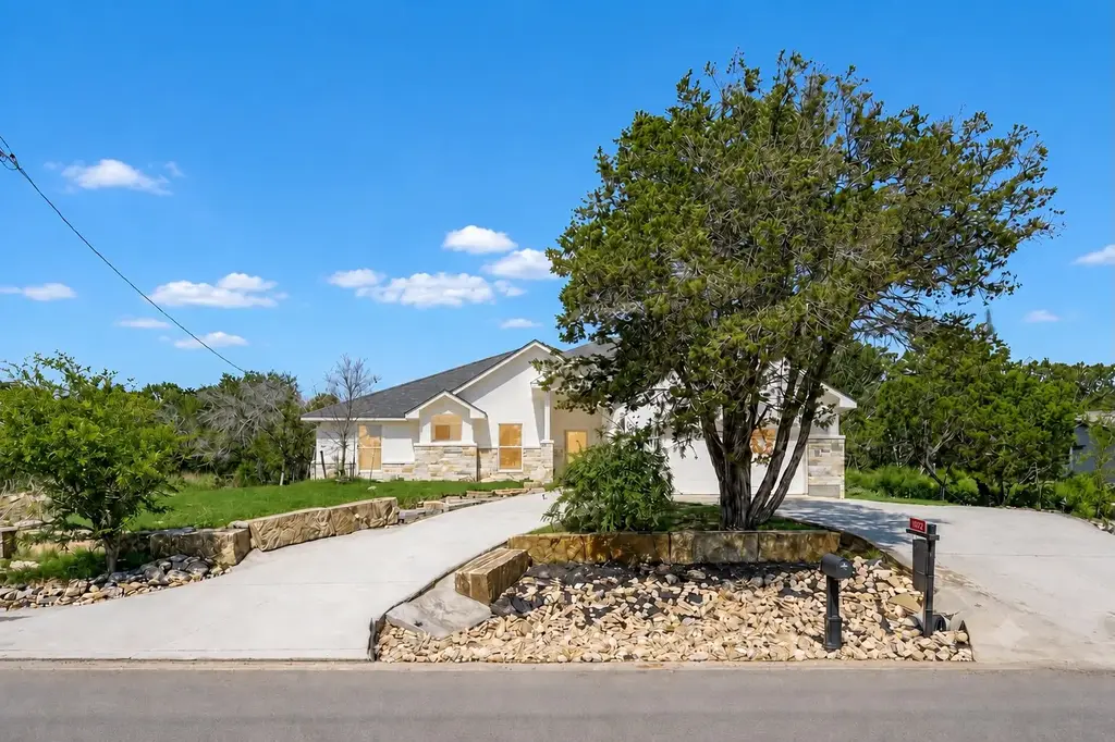20714 Northland Drive, Lago Vista