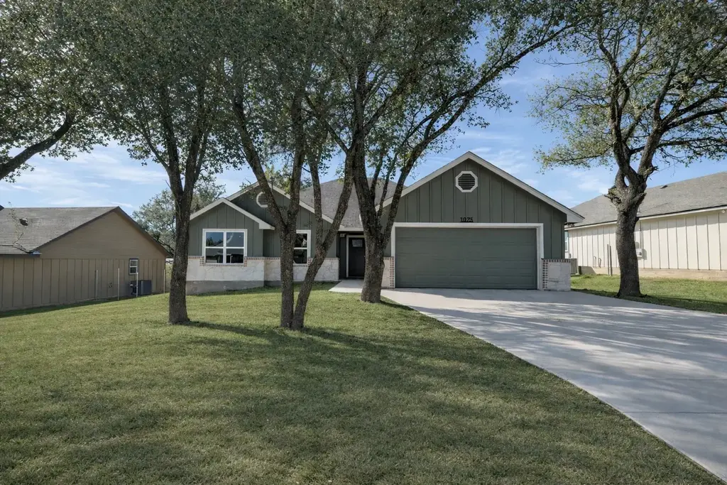 1023 Fieldstone Drive, Lampasas