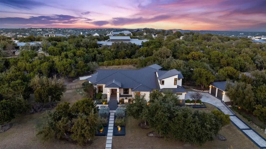 1817 Knights Chance Lane, Spicewood