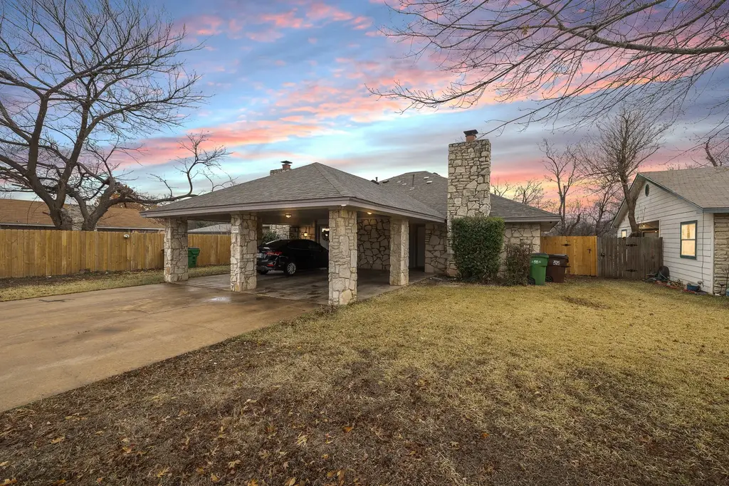 1203 Charrington Drive B, Round Rock