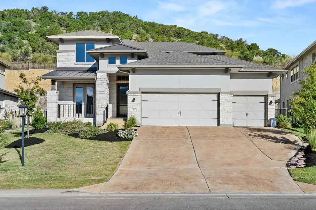 223 Baldovino Skyway, Lakeway