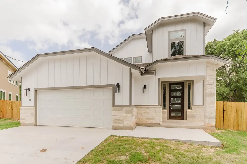 122 W Kikipua Lane, Bastrop