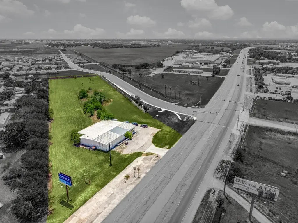 2485 N State Highway 46, Seguin