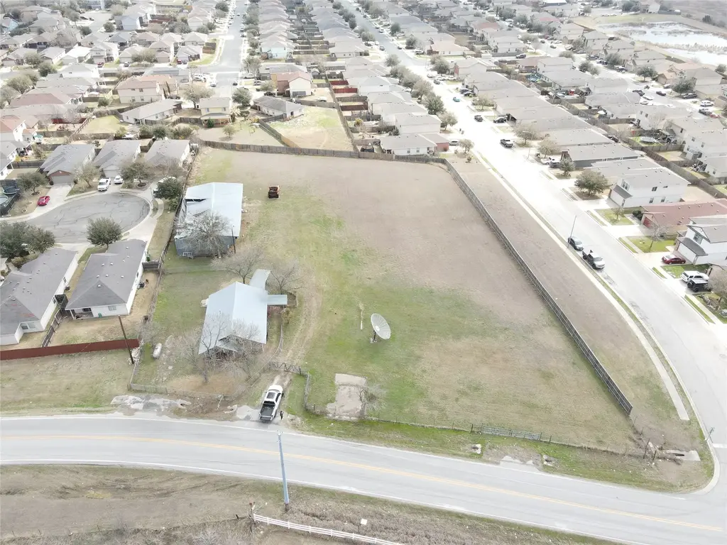 5807 Pearce Lane, Del Valle