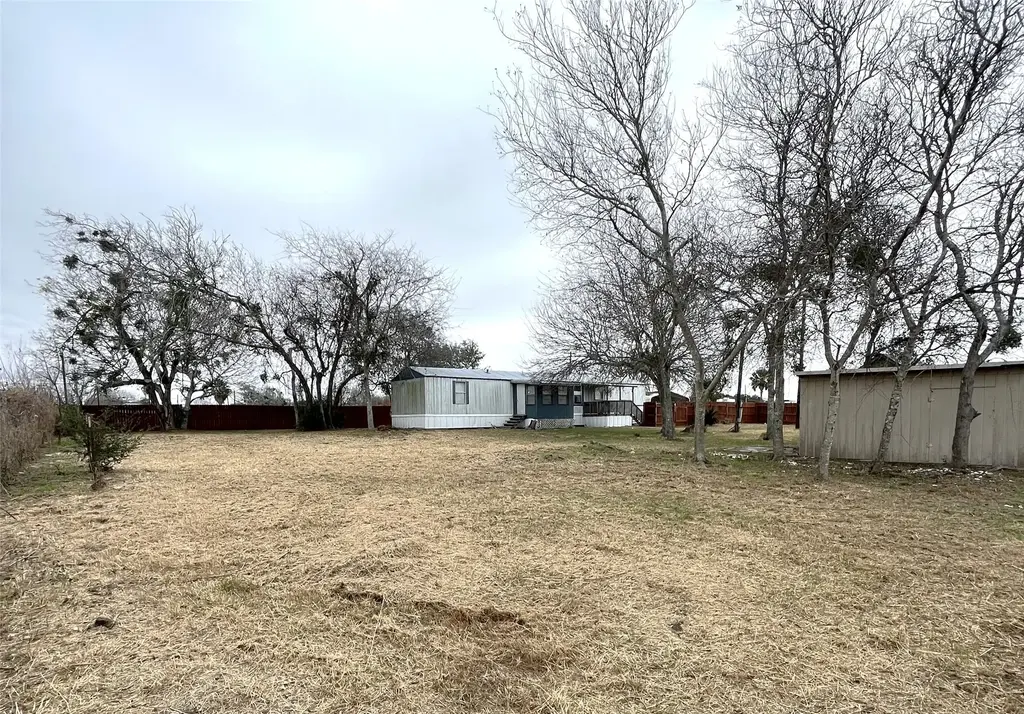 104 S Peach Street, Seadrift